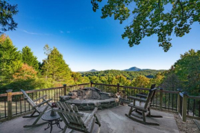 Mountain View Lodge Helen! Luxury Retreat in Downtown Helen!